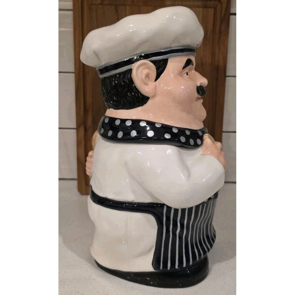 Dallas Cowboy's Traditional Ceramic Chef Cookie Jar